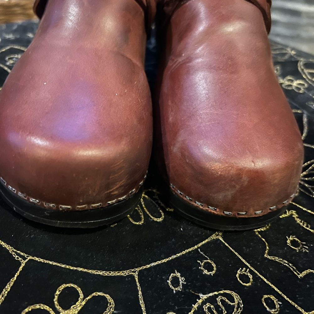 L.L Bean 41 Leather Clog - image 3